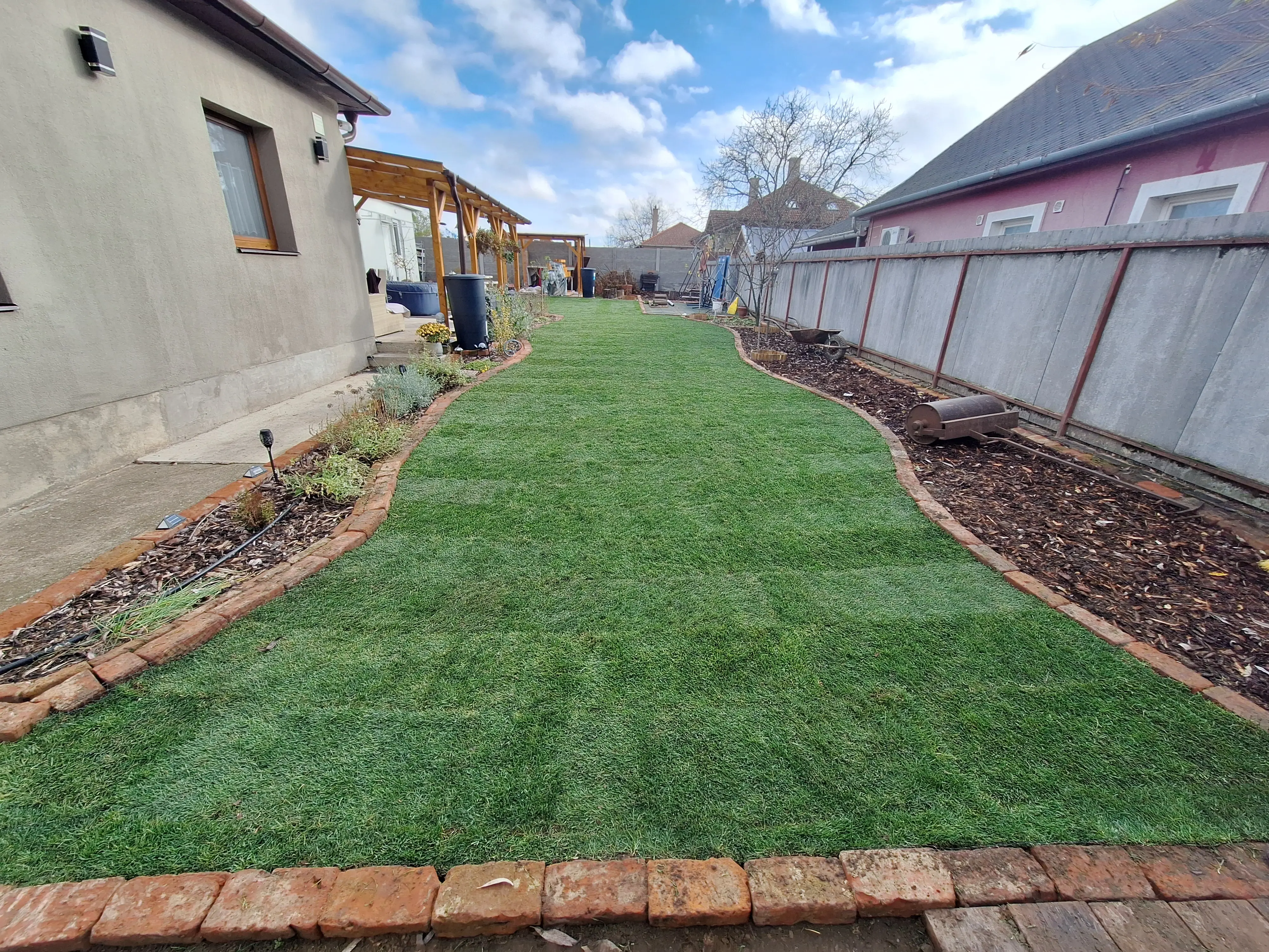 Új ház – kertépítés alapoktól – 1. fotó